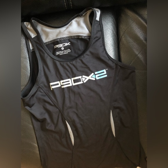 P90x 2 Women’s Black Blue Medium Tank top EUC! - Picture 3 of 8